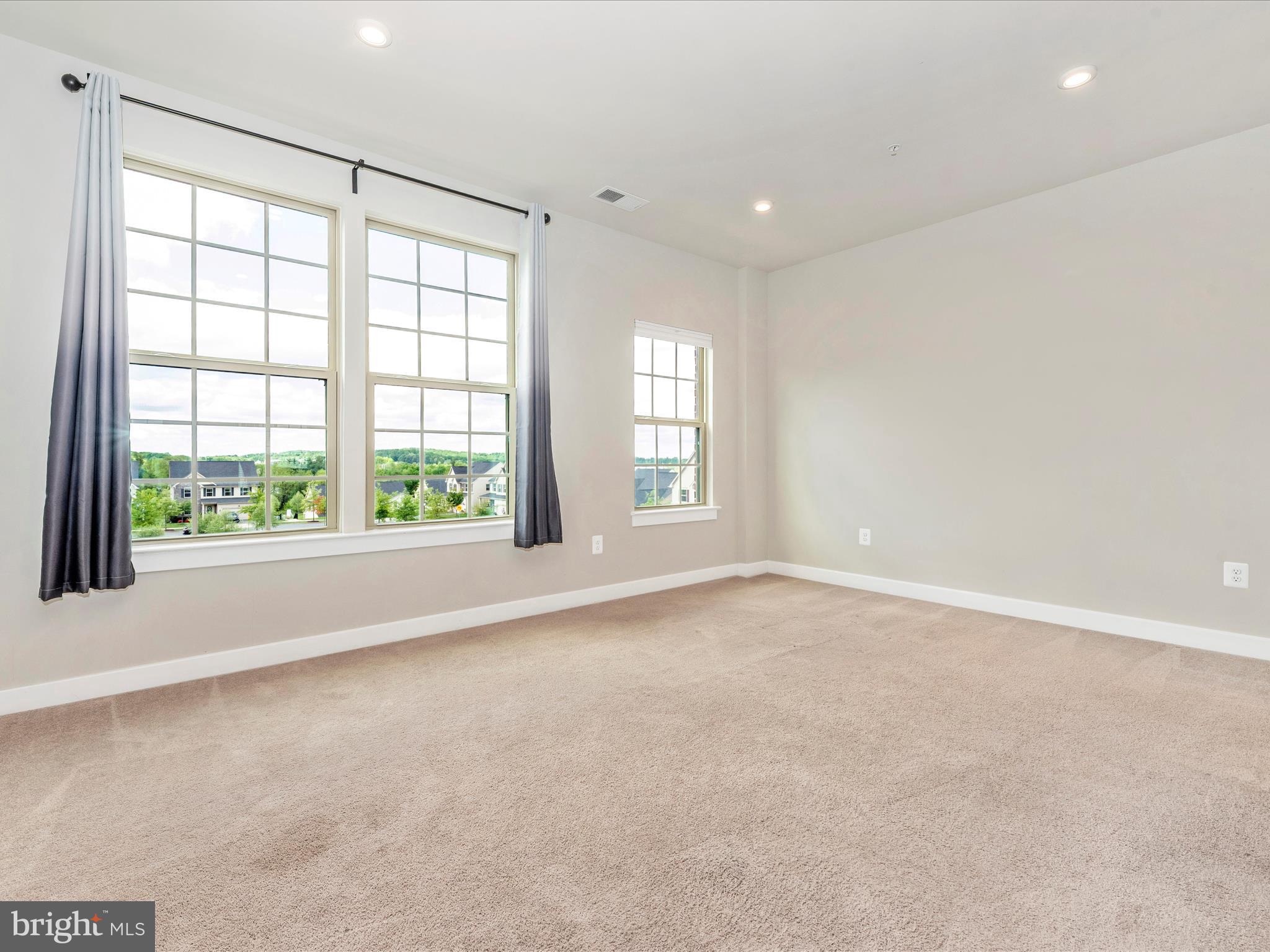 OAKDALE VILLAGE - Residential