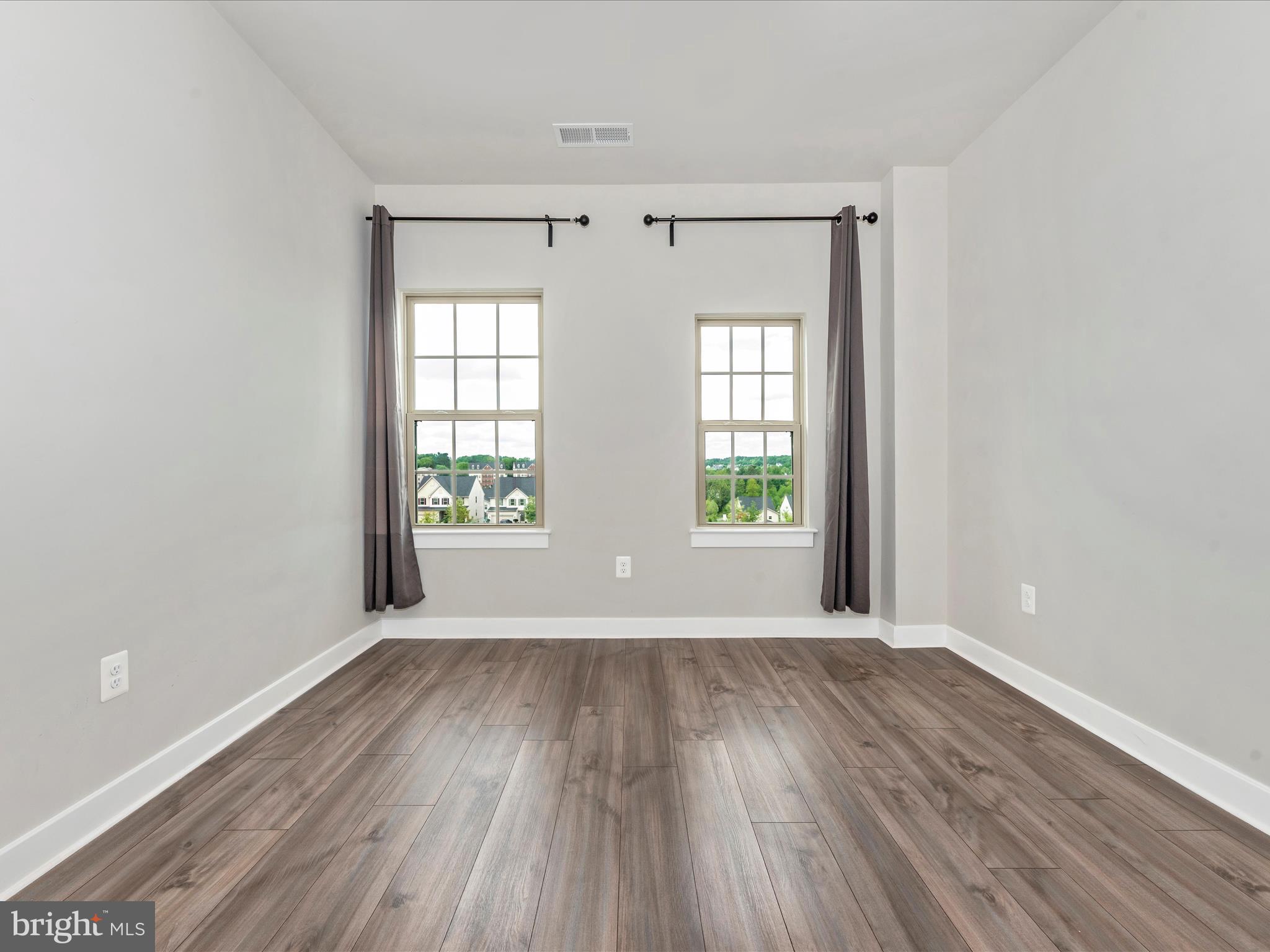 OAKDALE VILLAGE - Residential