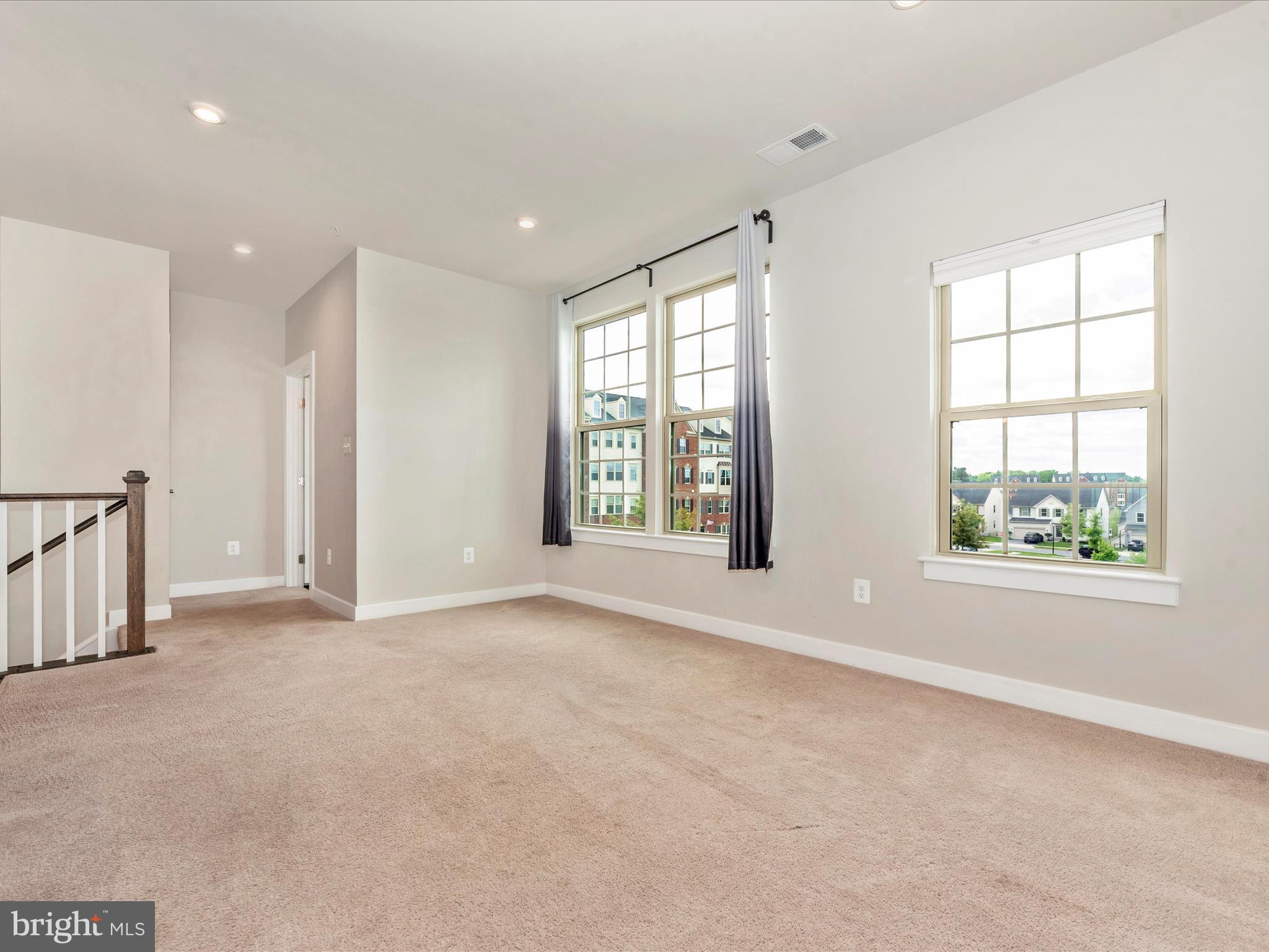 OAKDALE VILLAGE - Residential