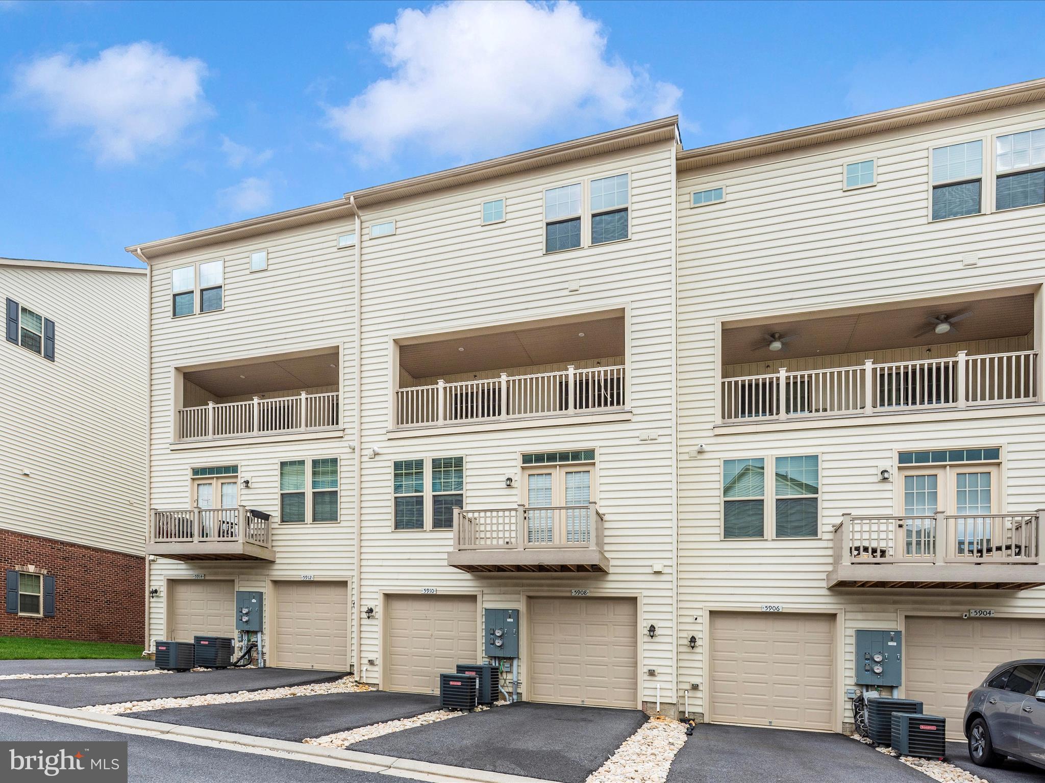 OAKDALE VILLAGE - Residential