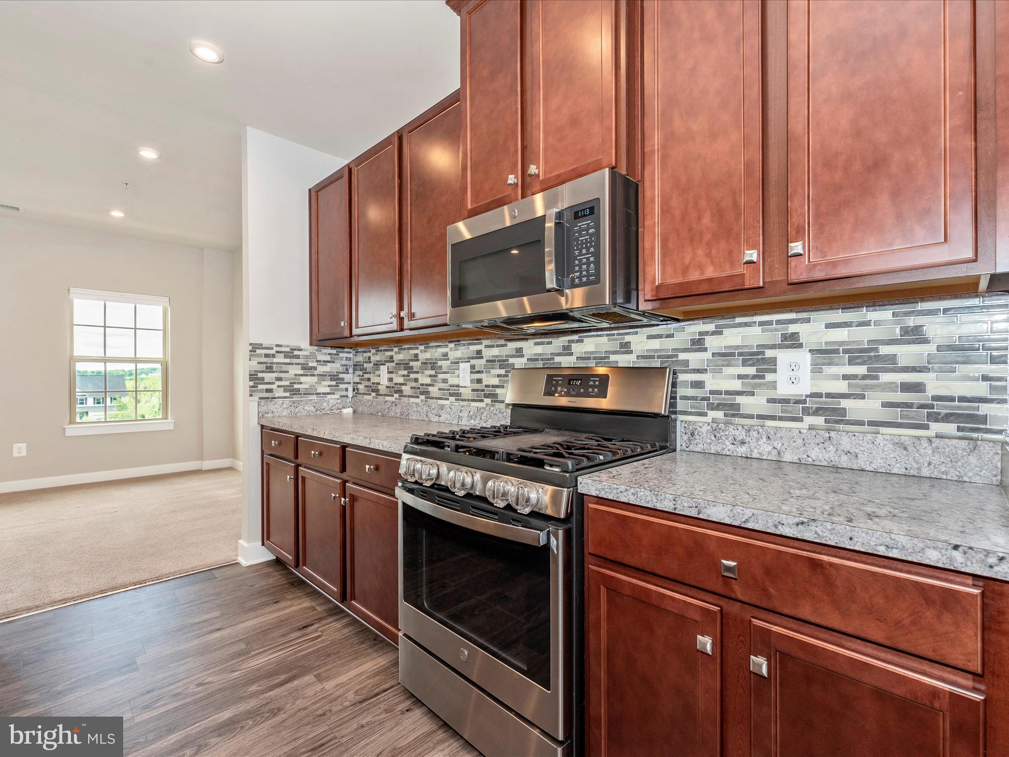 OAKDALE VILLAGE - Residential