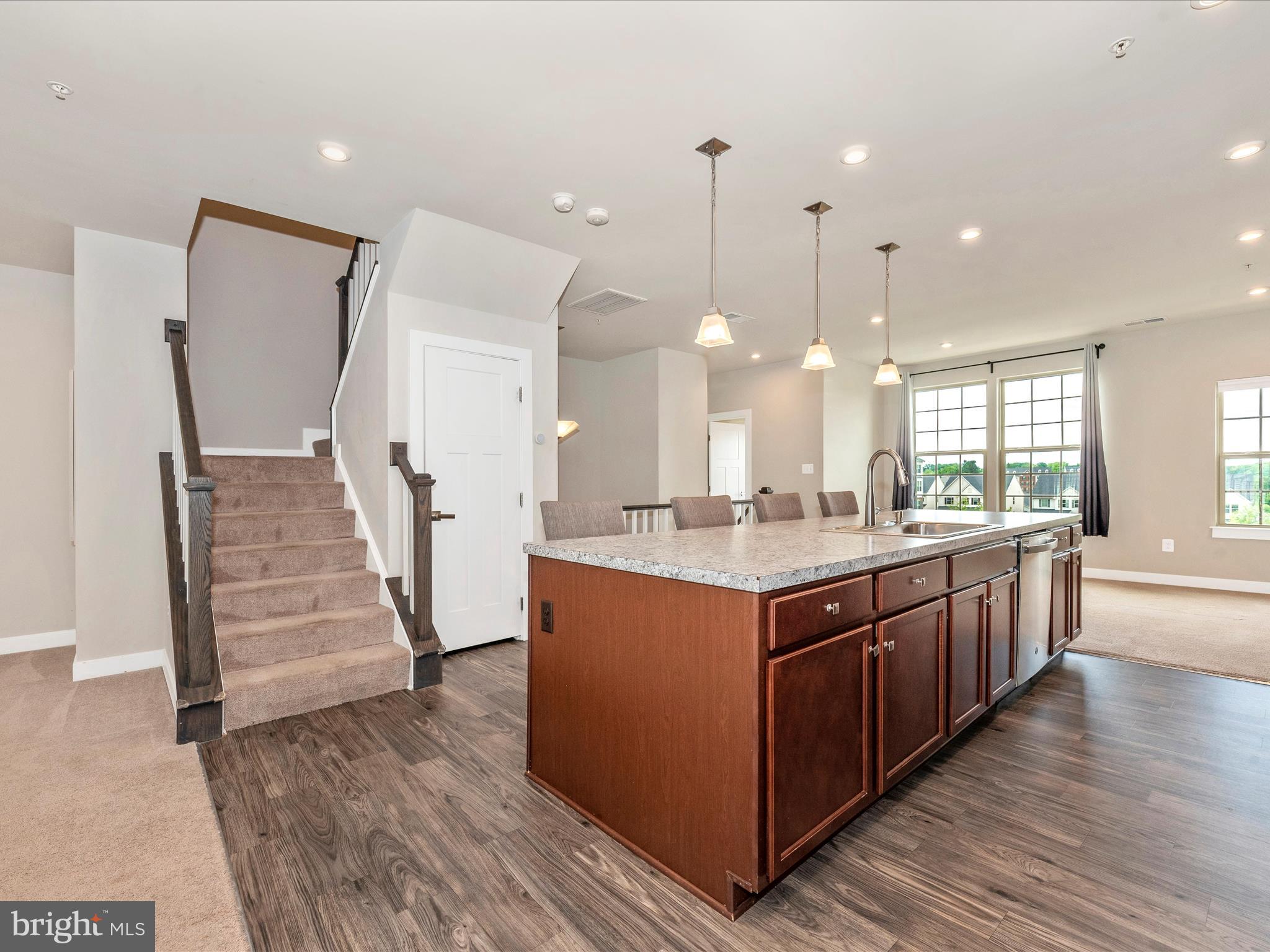 OAKDALE VILLAGE - Residential