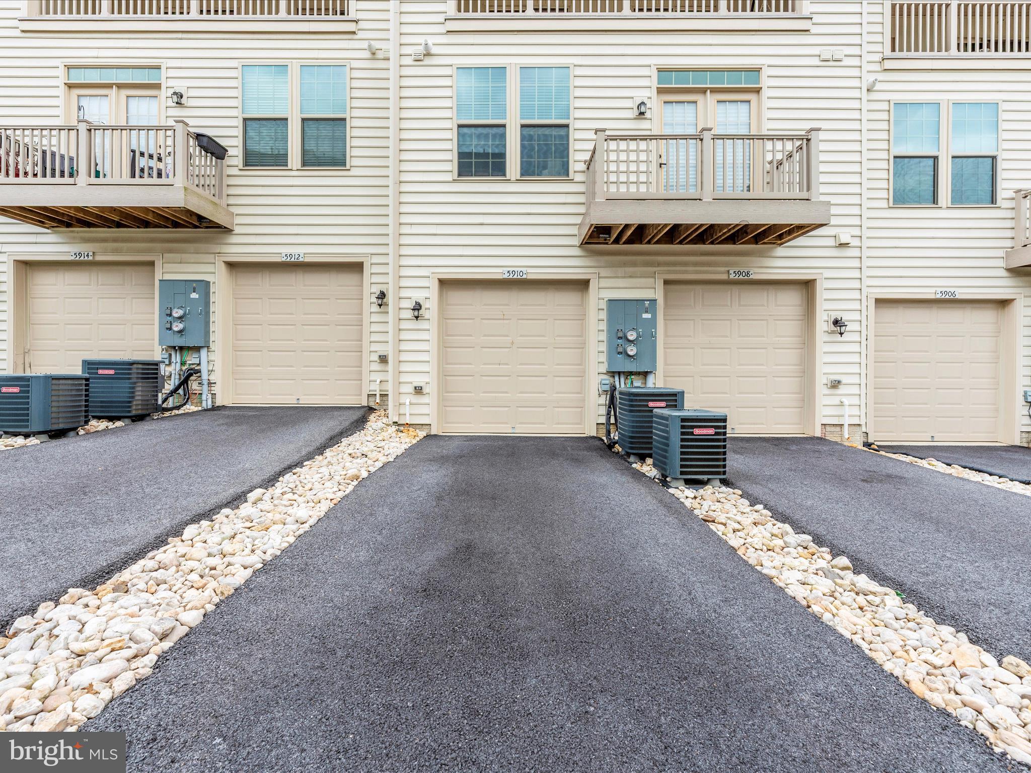 OAKDALE VILLAGE - Residential