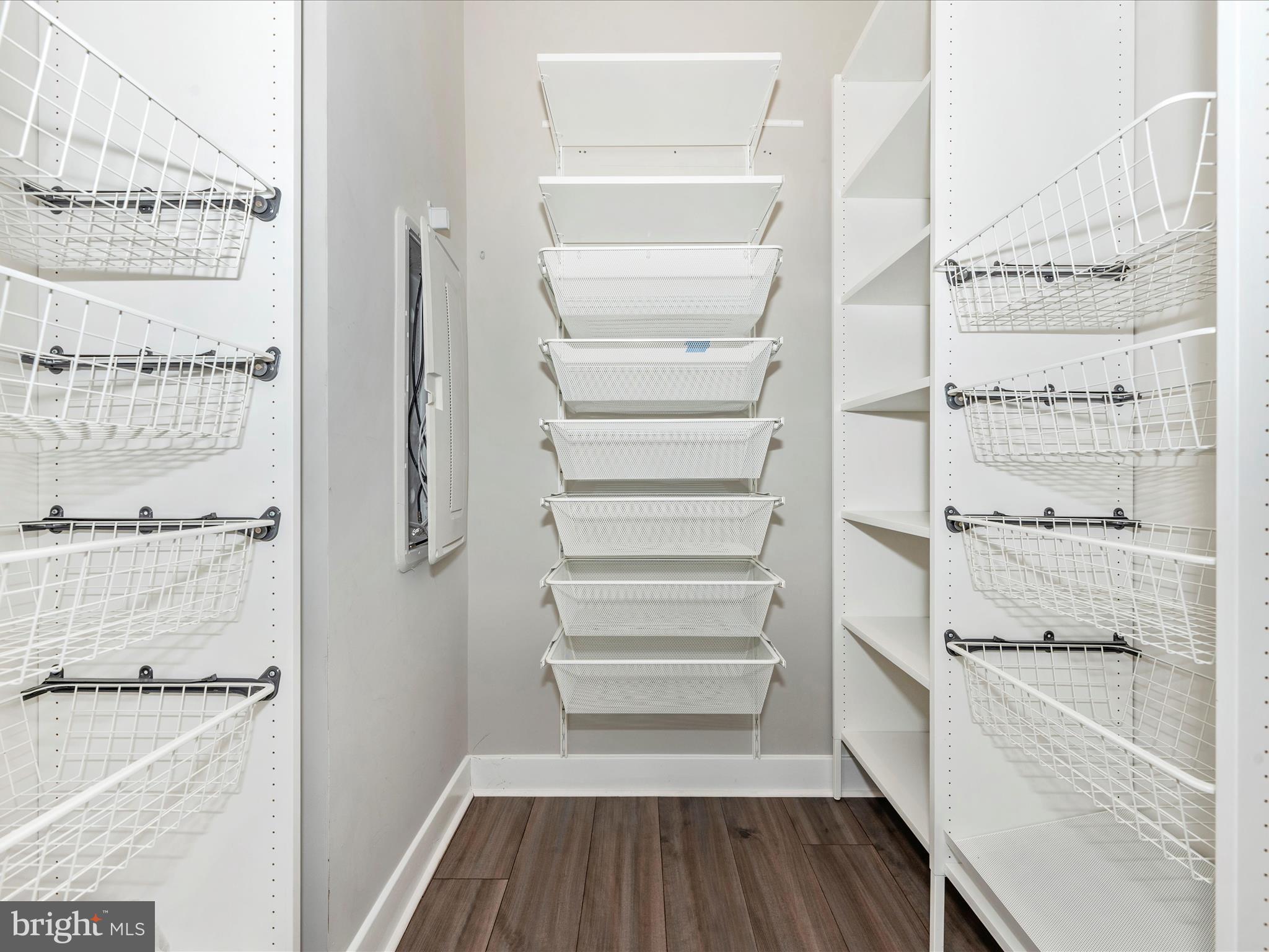 OAKDALE VILLAGE - Residential