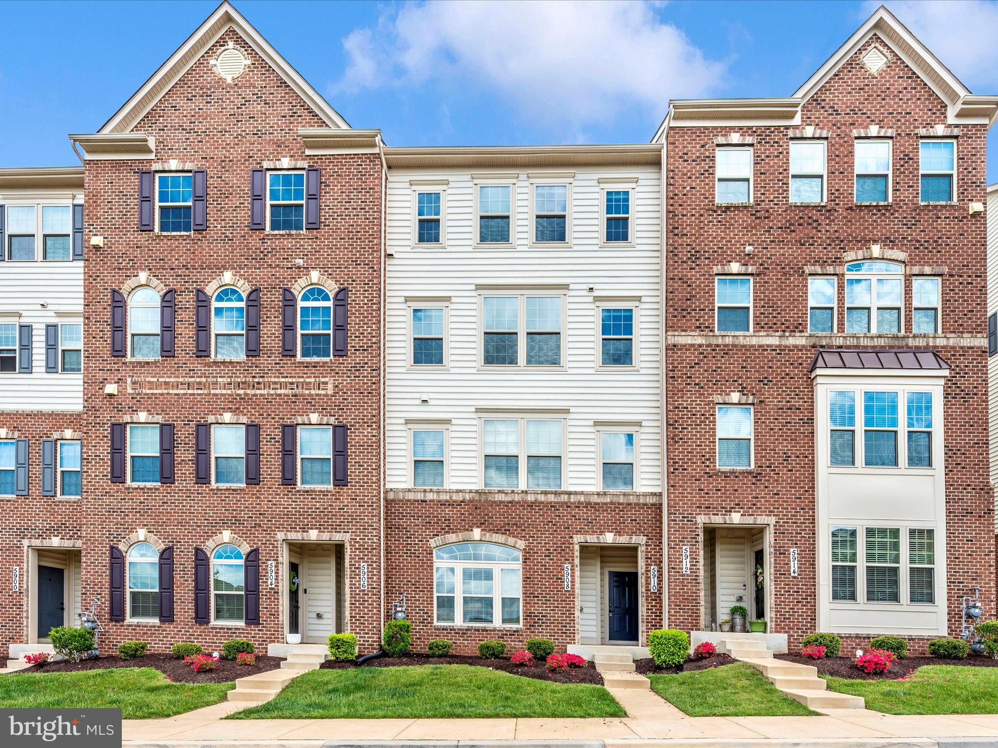 OAKDALE VILLAGE - Residential