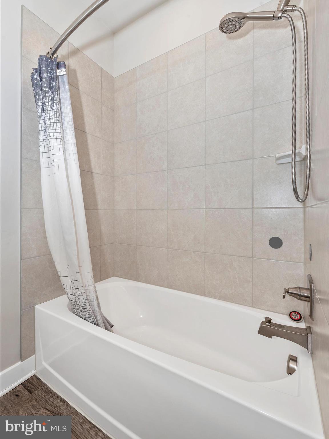 OAKDALE VILLAGE - Residential