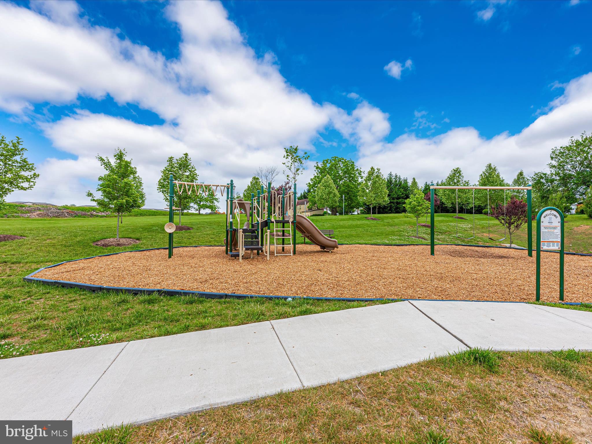 OAKDALE VILLAGE - Residential