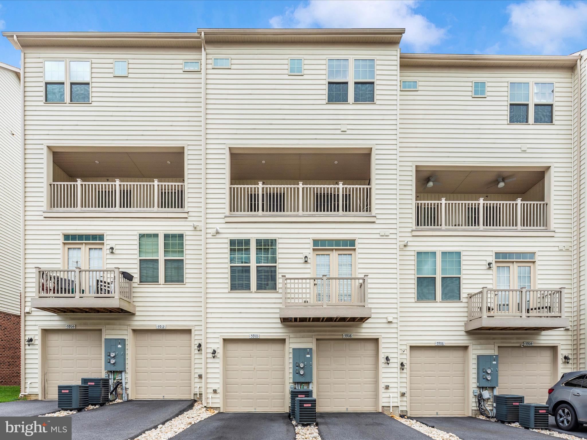 OAKDALE VILLAGE - Residential