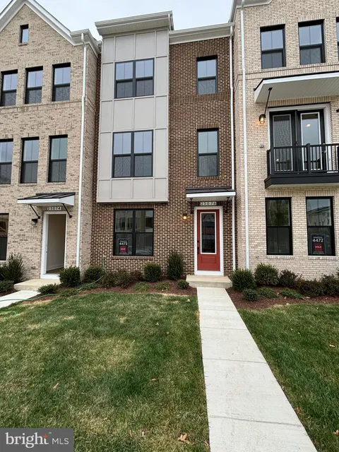 23076 Soaring Heights Ter, Brambleton, VA MLS: VALO2113562