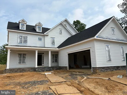 3608 Center Dr, Alexandria, VA MLS: VAFX2241558