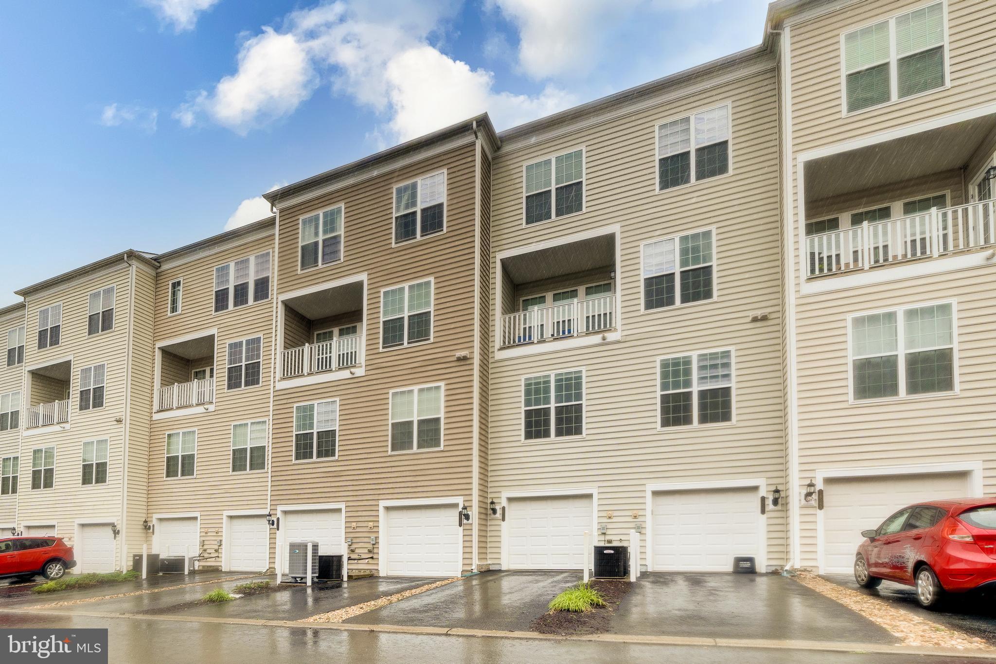 POTOMAC CLUB - Residential