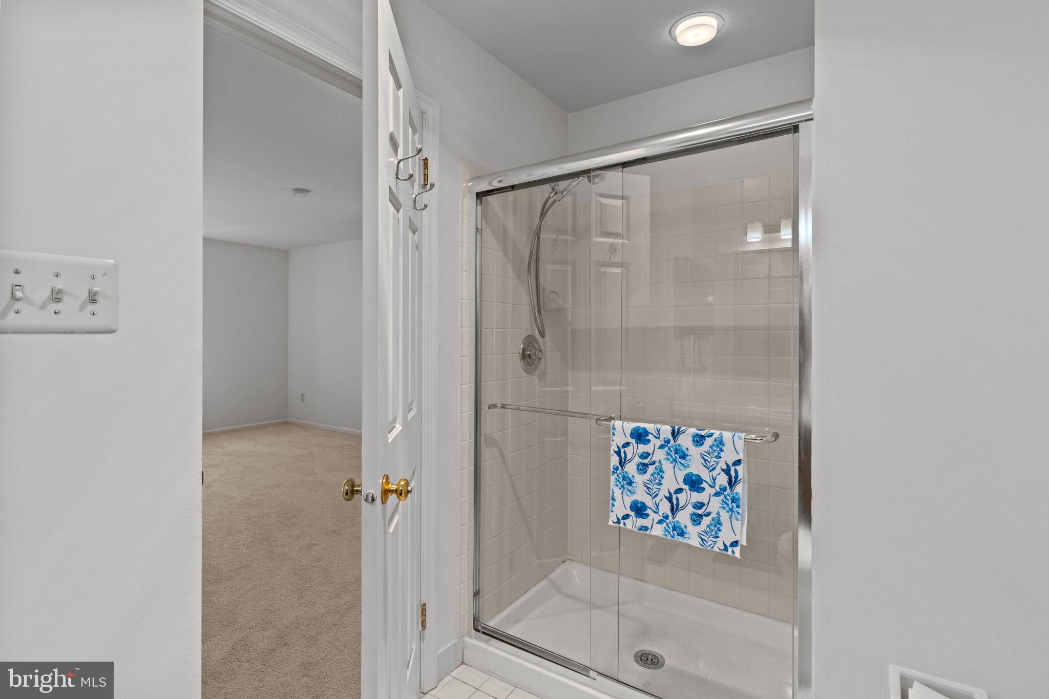 YARDLEY CORNERS - Residential