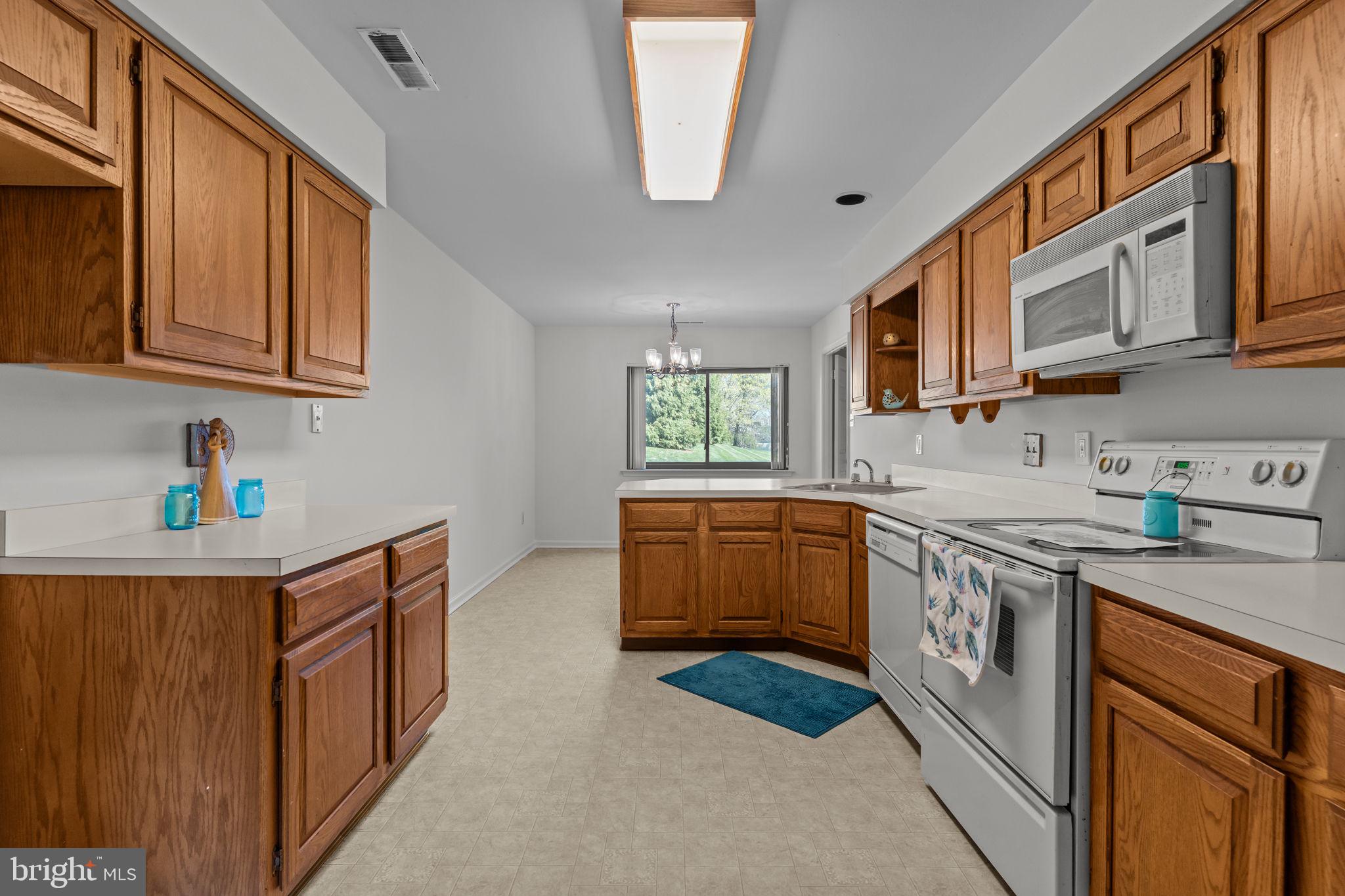 YARDLEY CORNERS - Residential