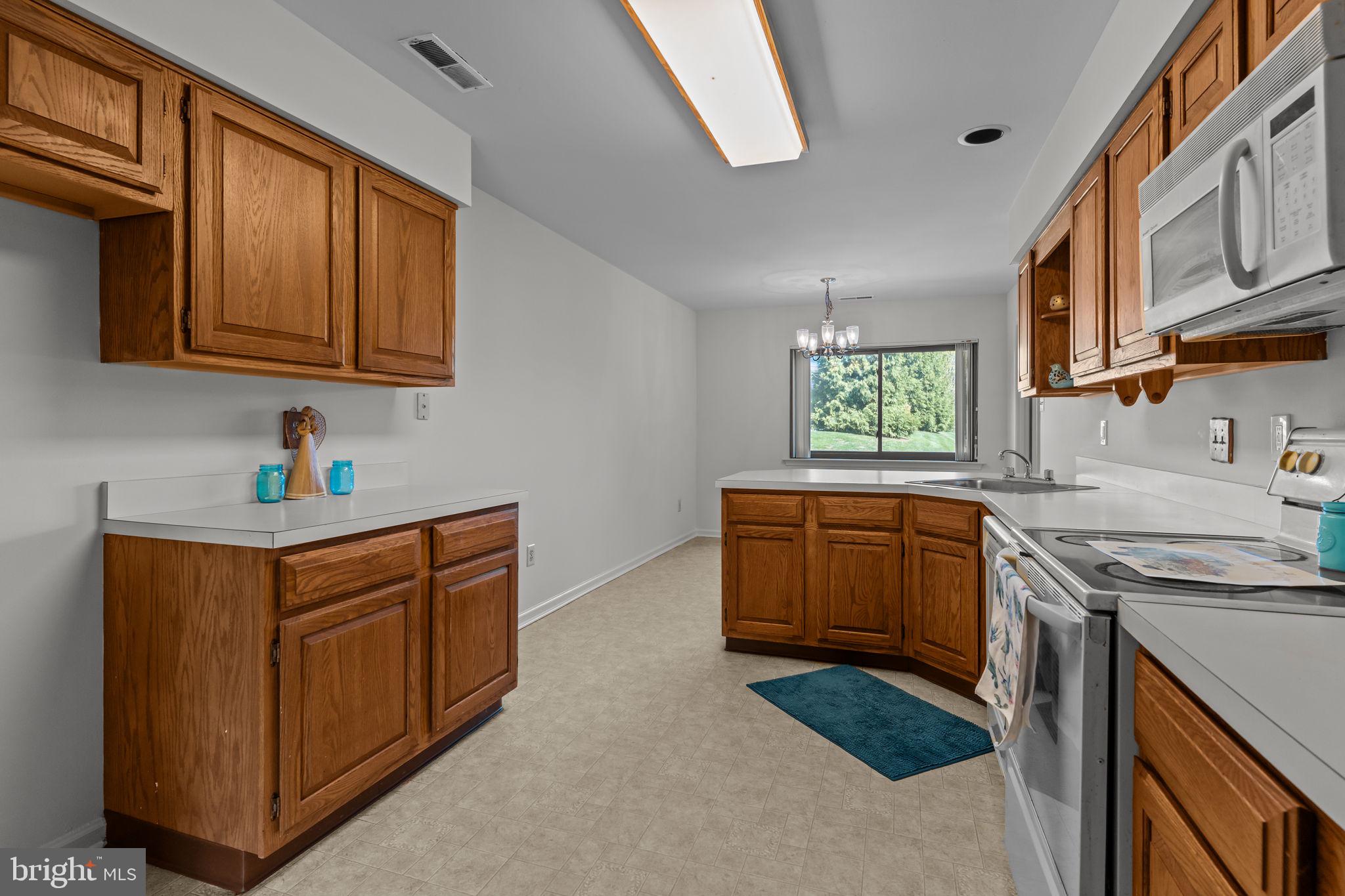 YARDLEY CORNERS - Residential