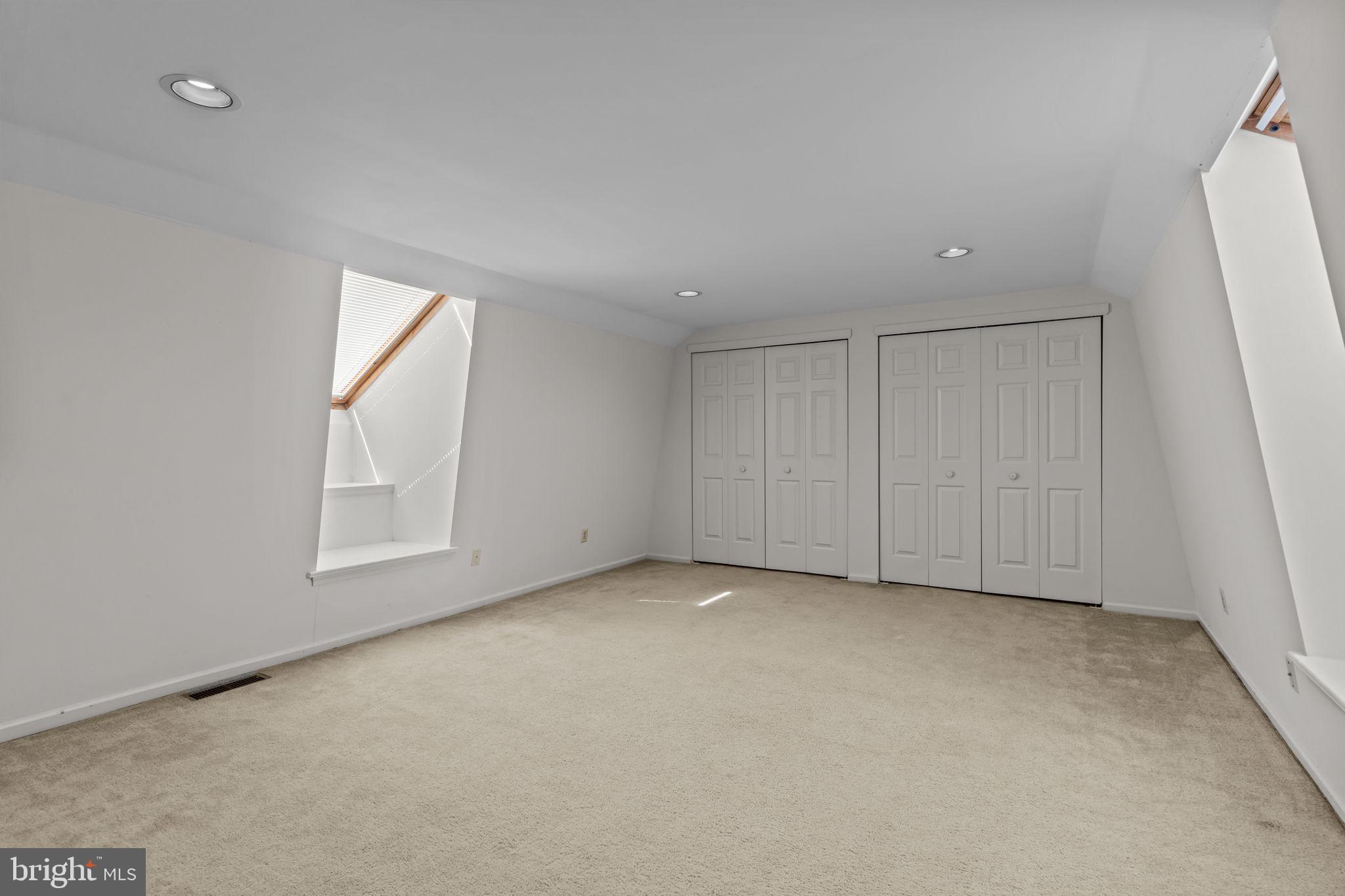 YARDLEY CORNERS - Residential