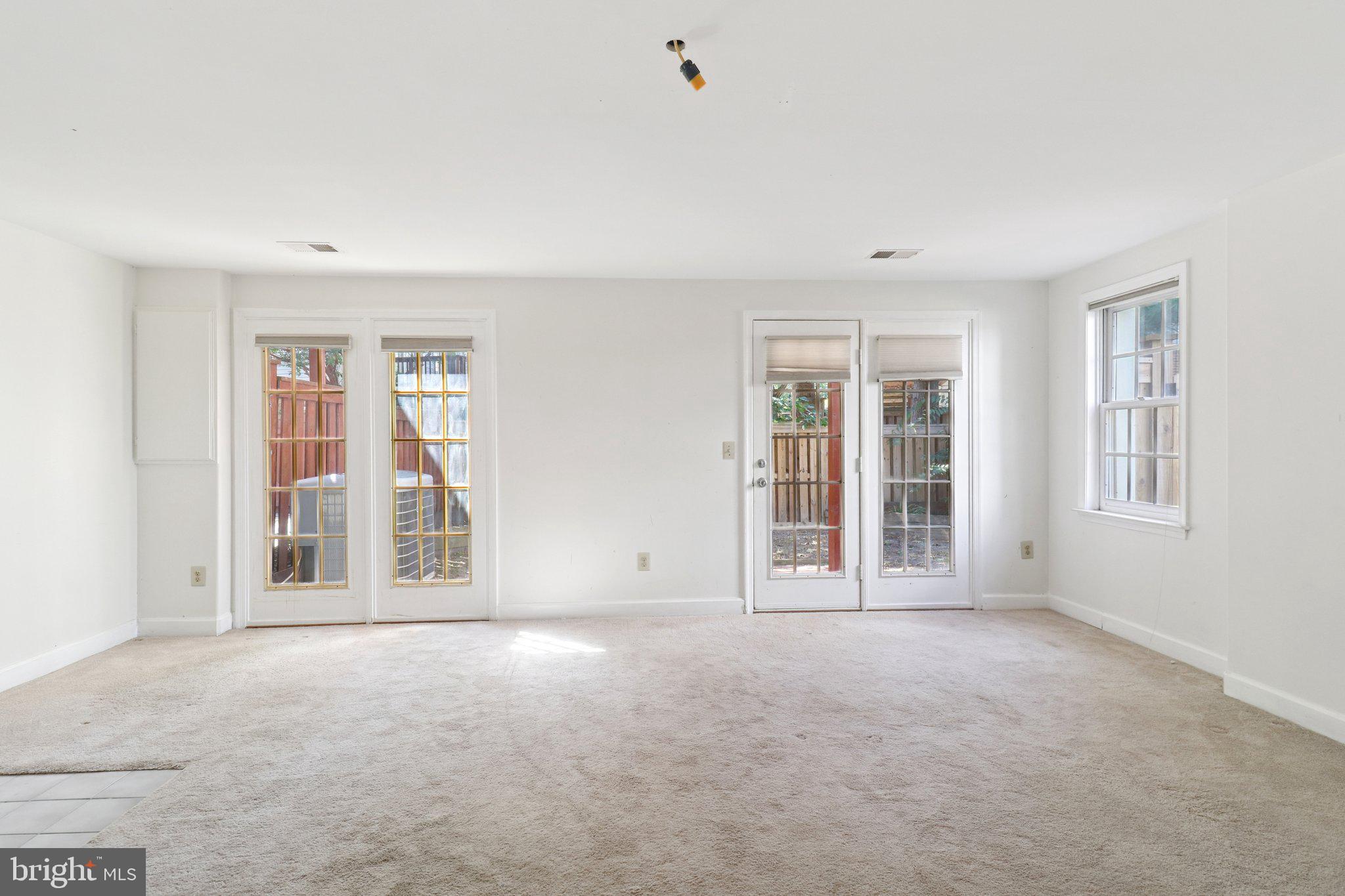 PENDERBROOK - Residential