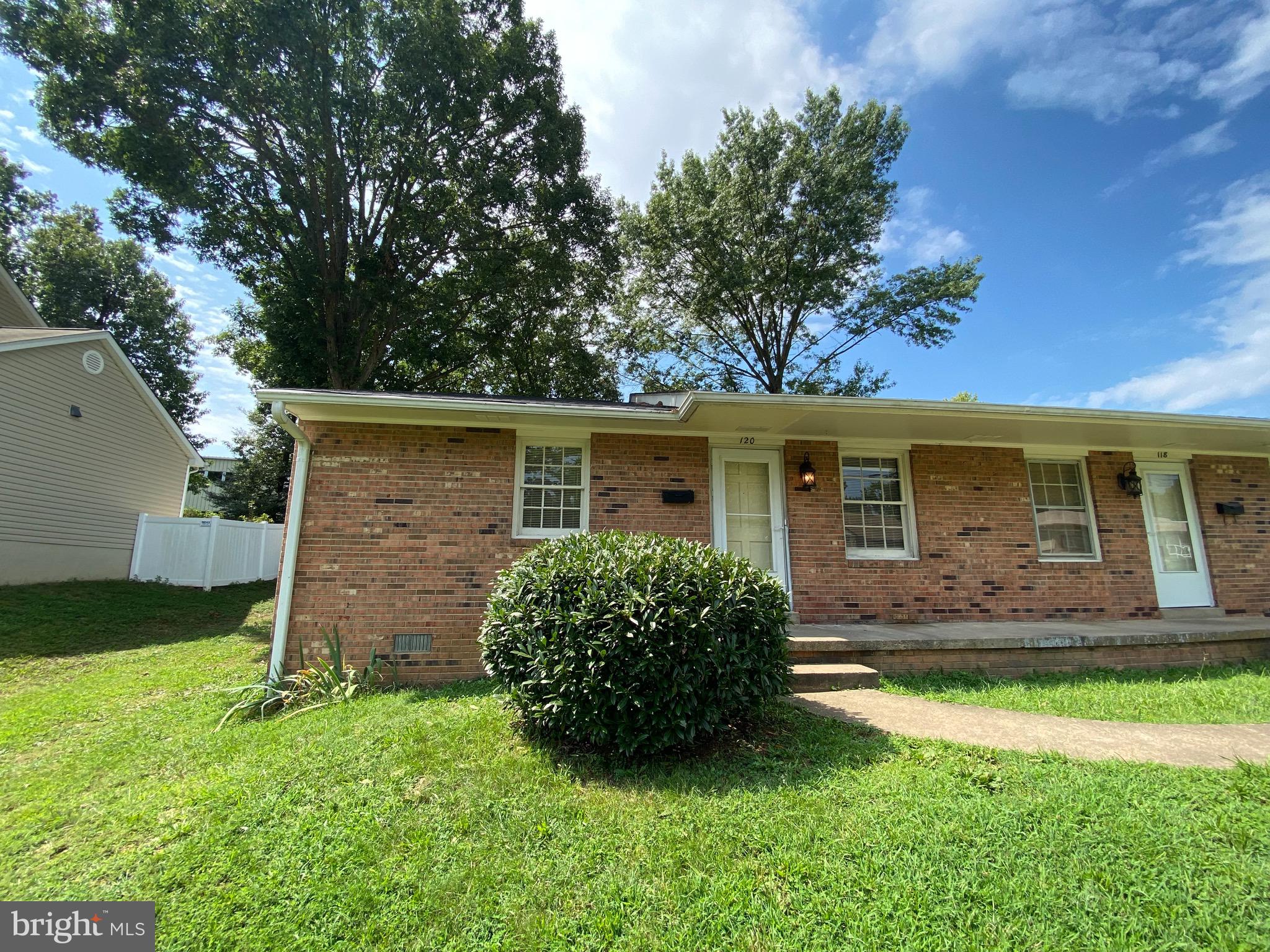 JACKSON PARK - Residential Lease