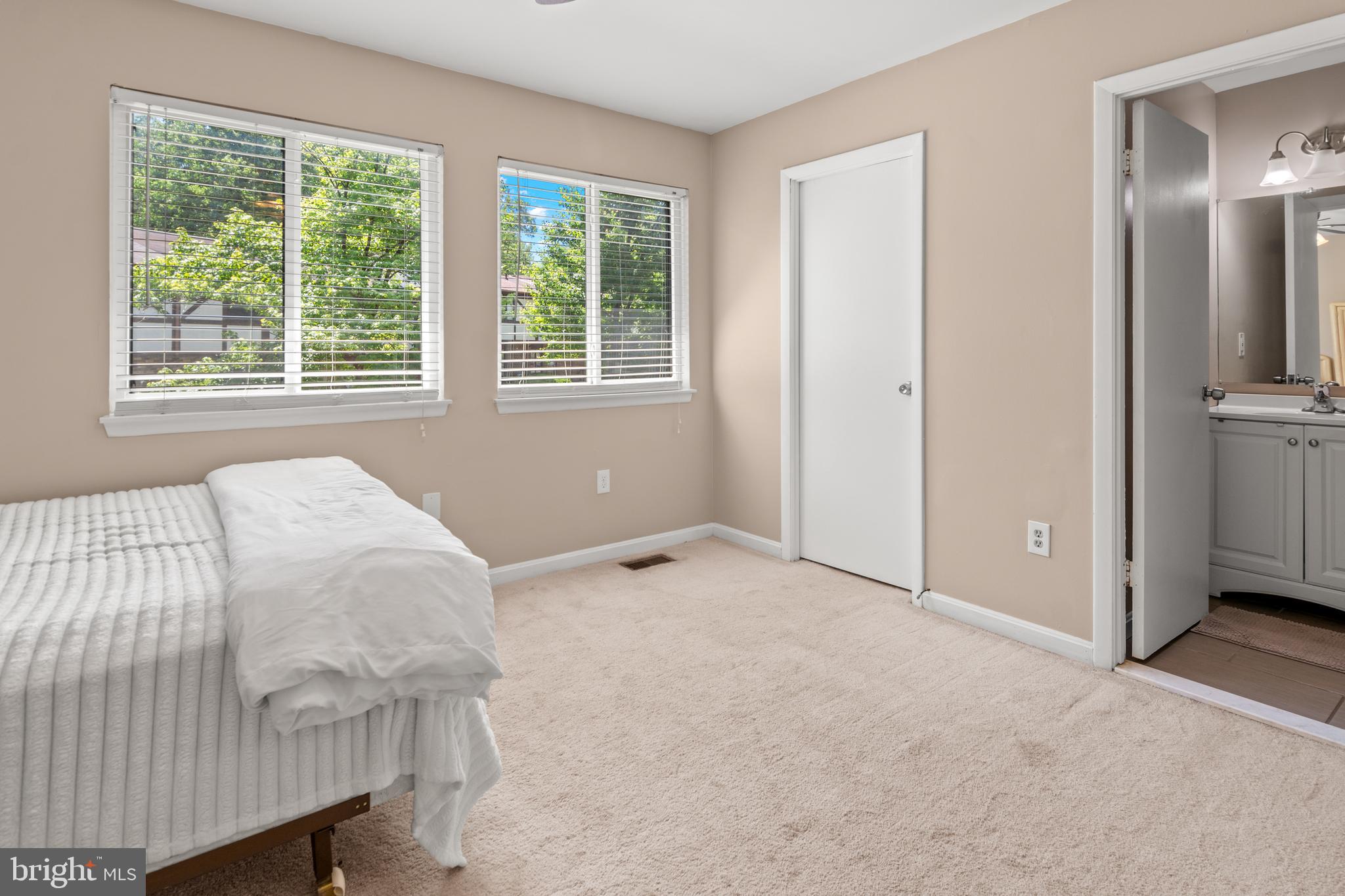 KIMBERLY WOODS VILLAGE - Residential