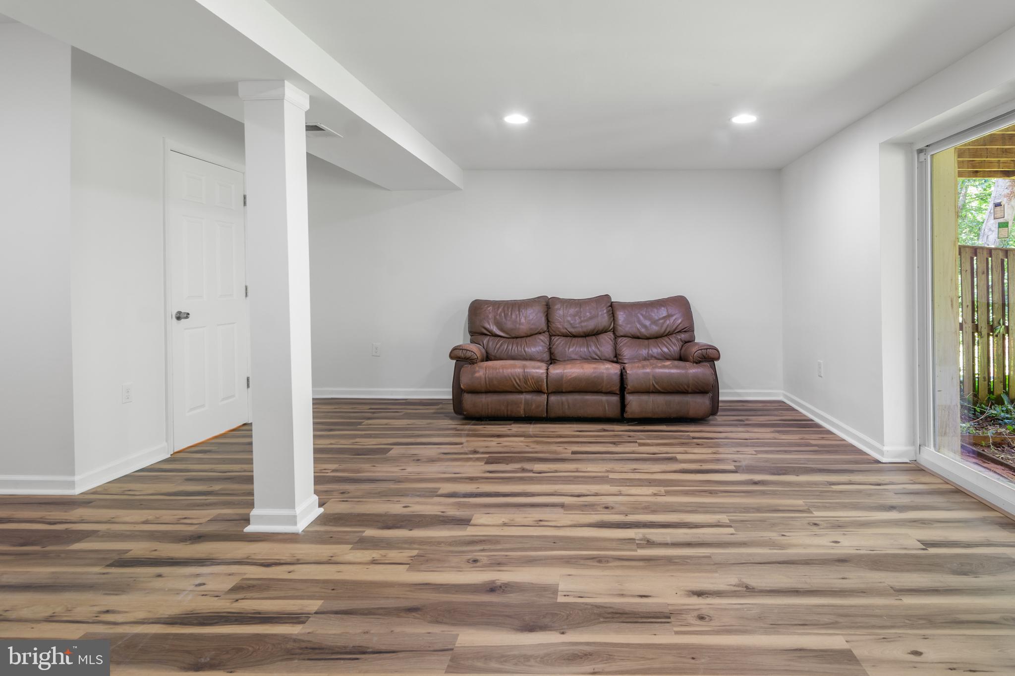 KIMBERLY WOODS VILLAGE - Residential