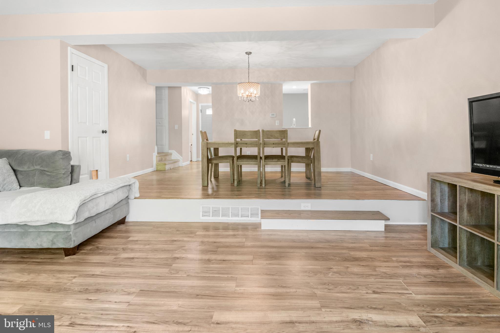 KIMBERLY WOODS VILLAGE - Residential