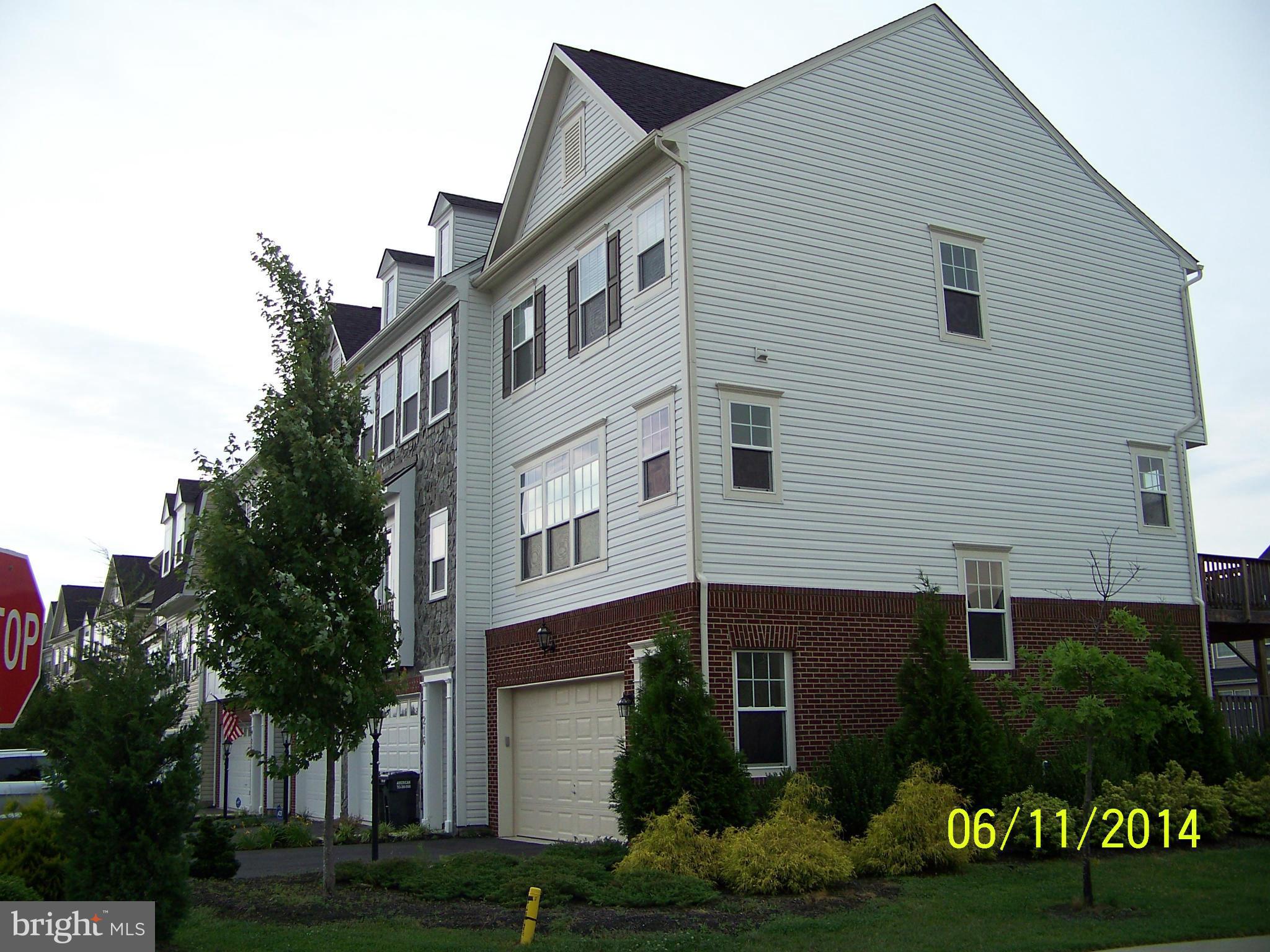 WOODSTREAM - Residential Lease