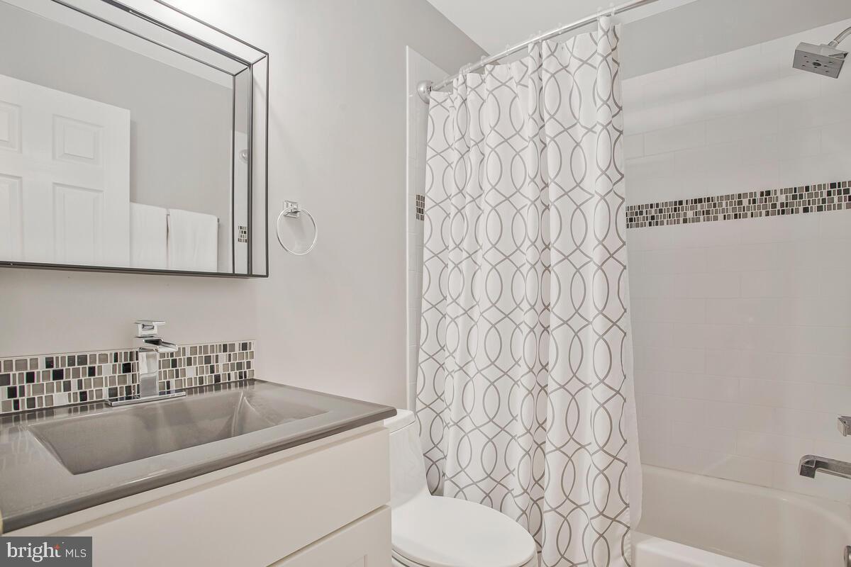 BAY HIGHLANDS - Residential
