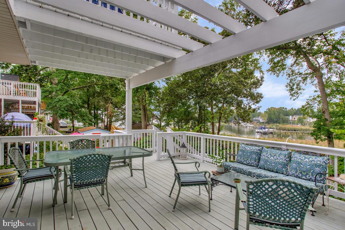 BAY HIGHLANDS - Residential