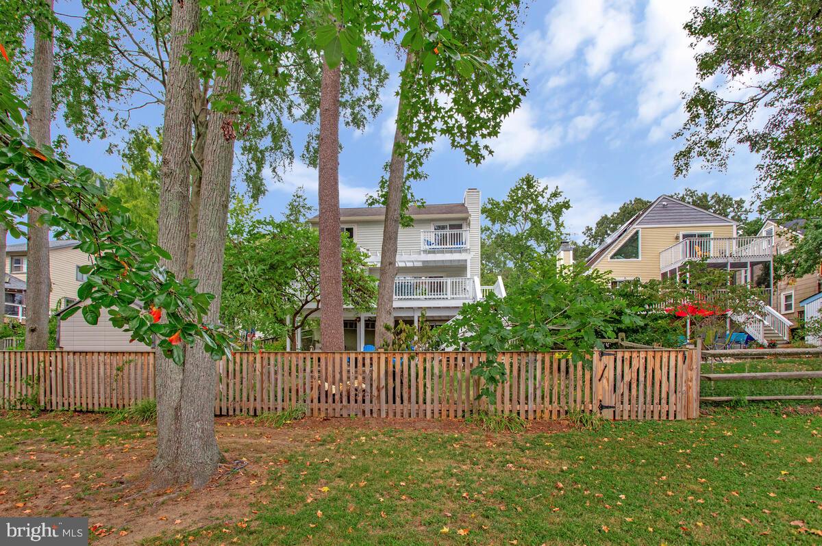 BAY HIGHLANDS - Residential