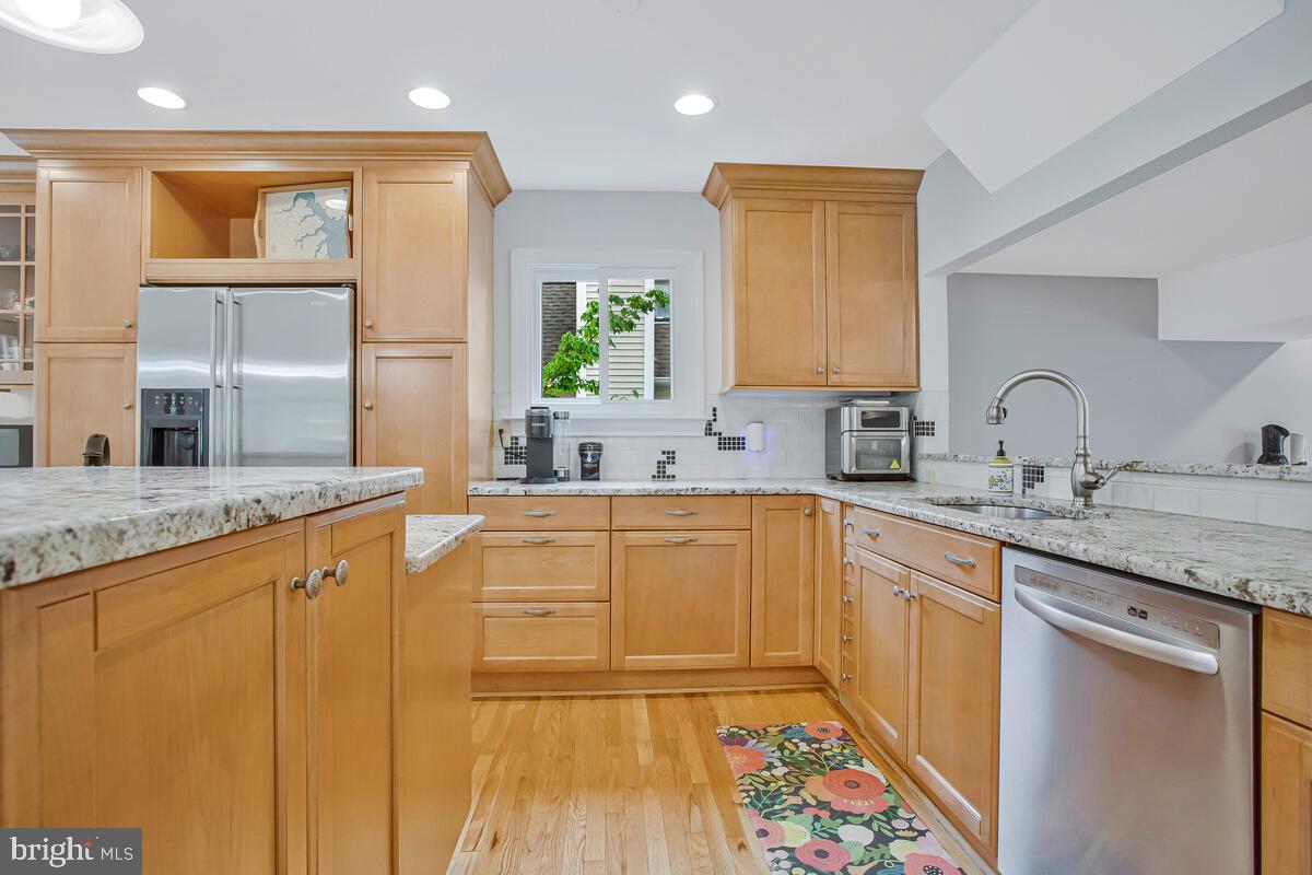 BAY HIGHLANDS - Residential