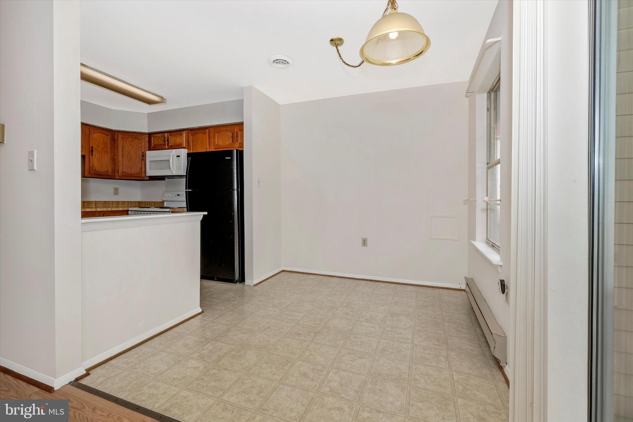 CRESTWOOD VILLAGE - Residential Lease