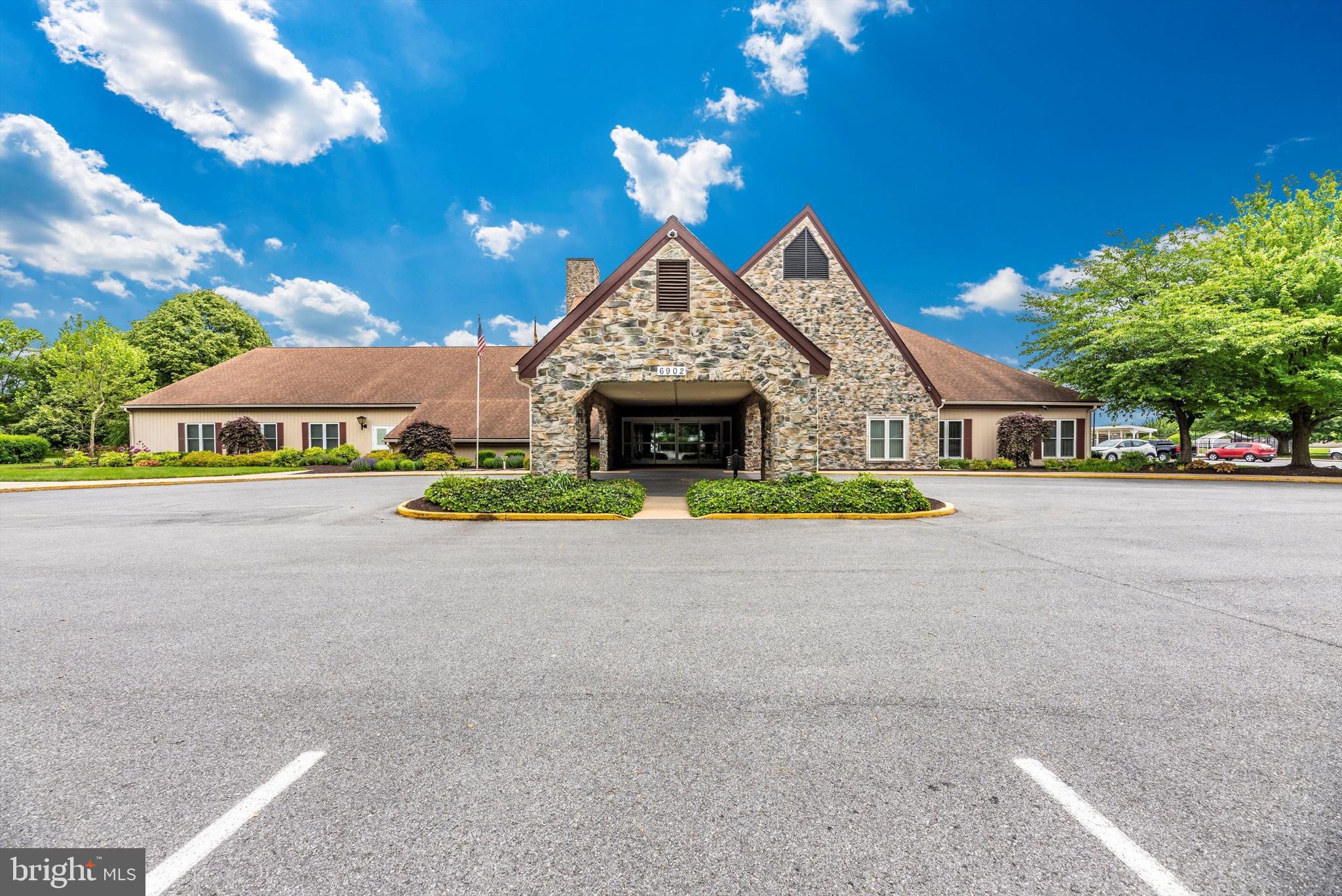 CRESTWOOD VILLAGE - Residential Lease