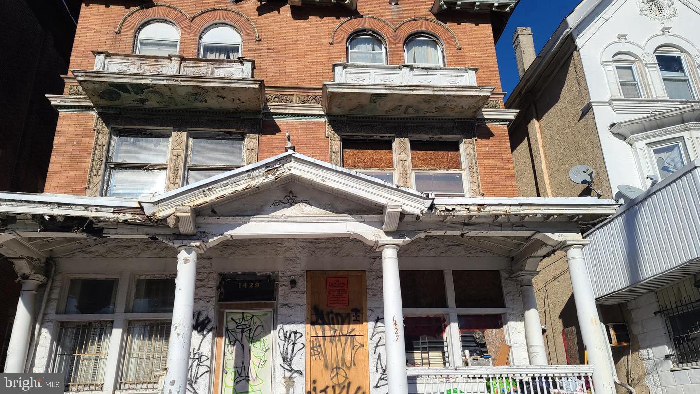 1429 W ERIE AVENUE