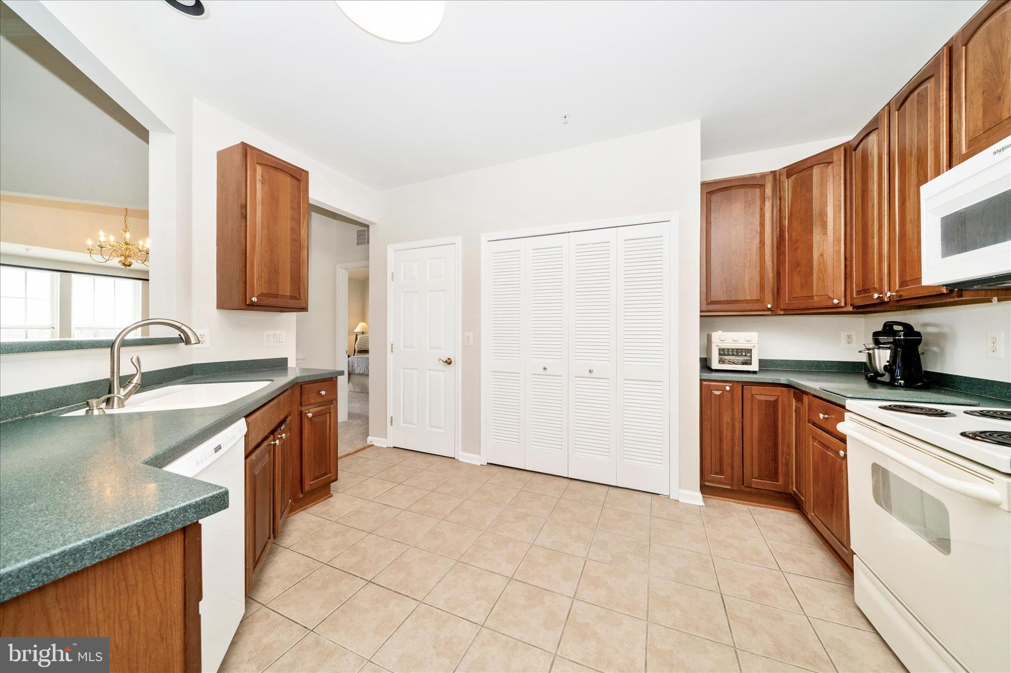 COURTYARDS AT TIMBERS - Residential