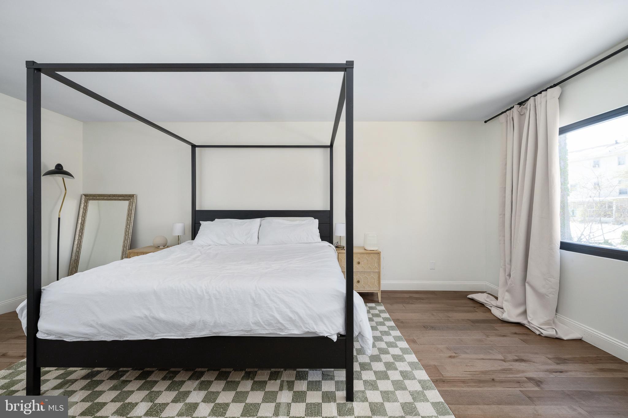 BELMONT HILLS/INGLESIDE - Residential