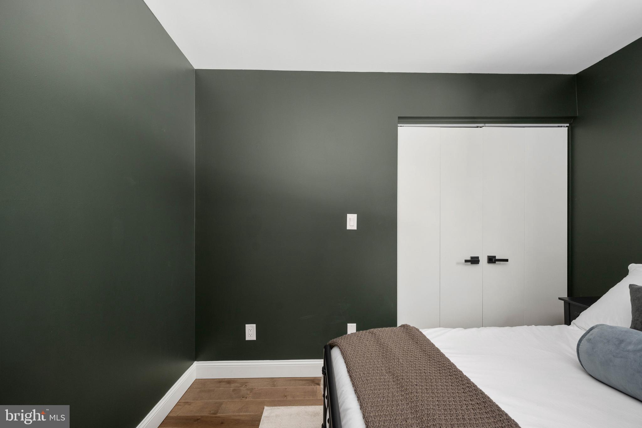 BELMONT HILLS/INGLESIDE - Residential