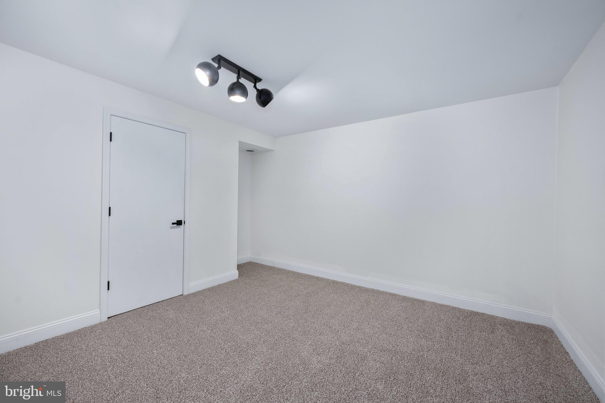 BELMONT HILLS/INGLESIDE - Residential