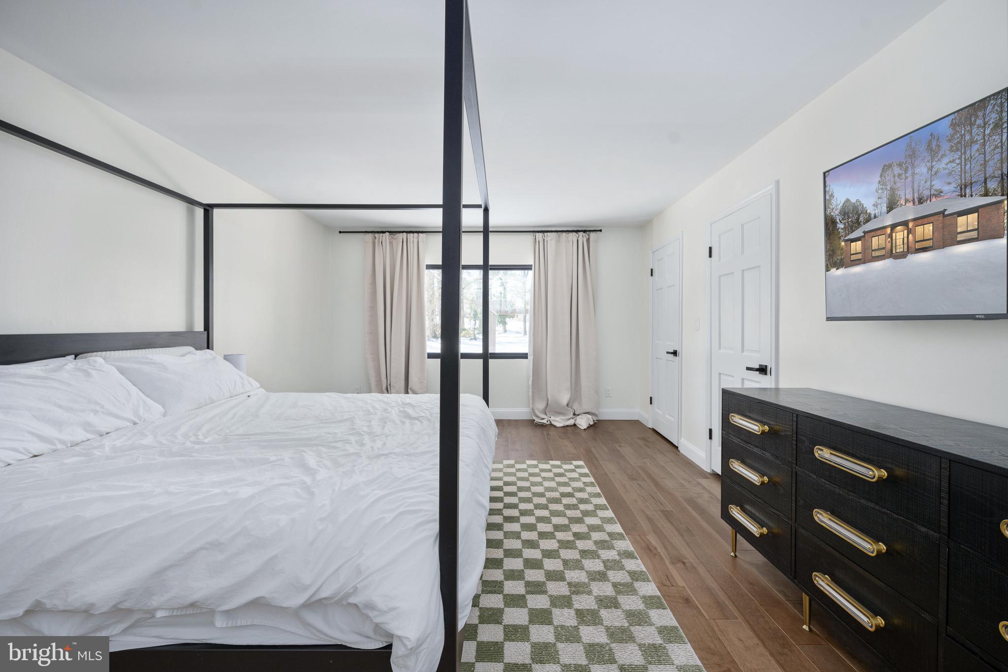 BELMONT HILLS/INGLESIDE - Residential