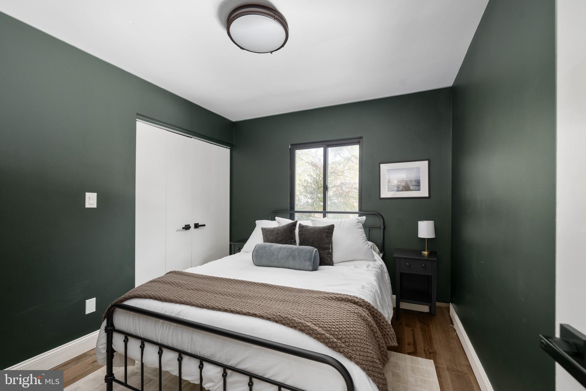 BELMONT HILLS/INGLESIDE - Residential