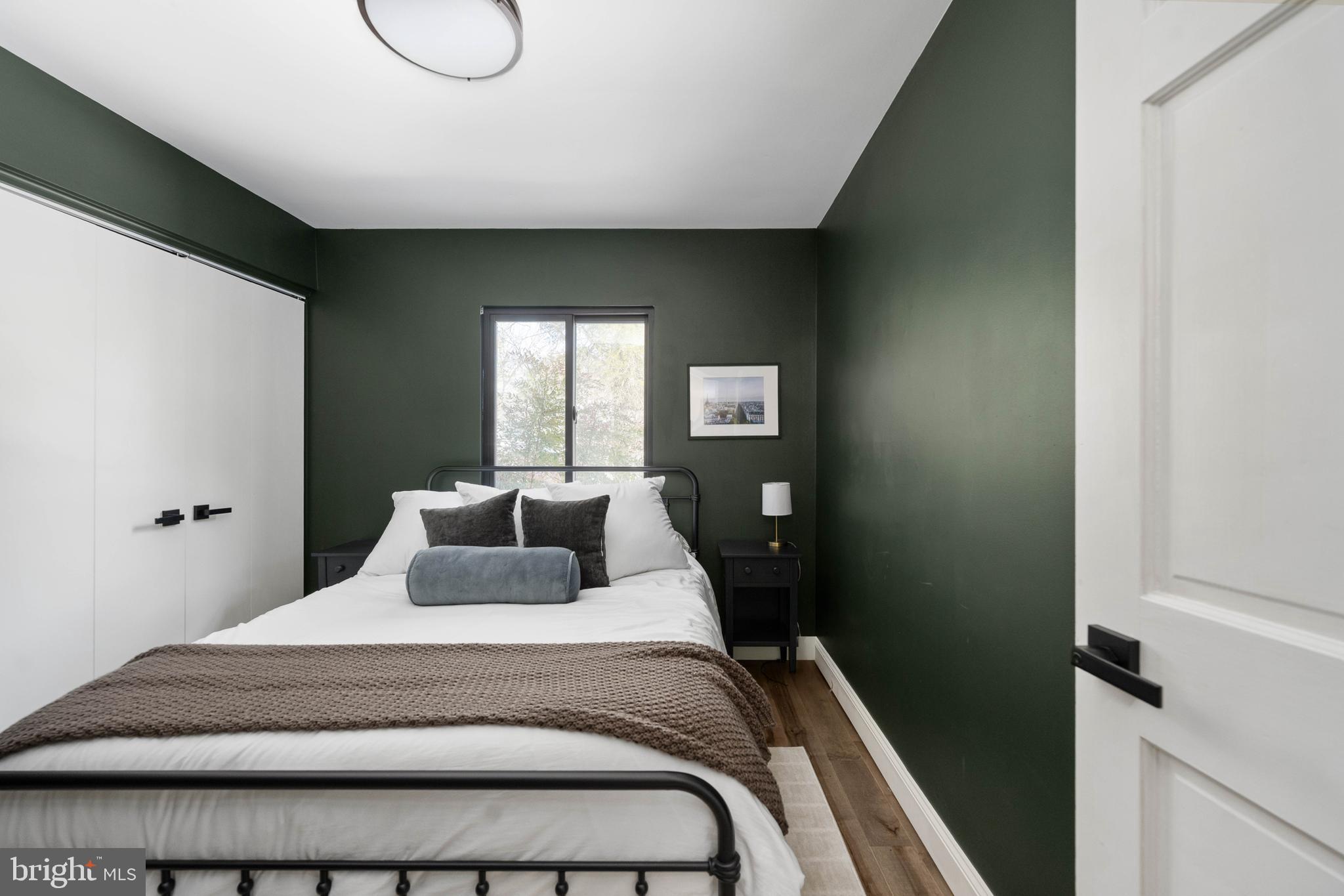 BELMONT HILLS/INGLESIDE - Residential