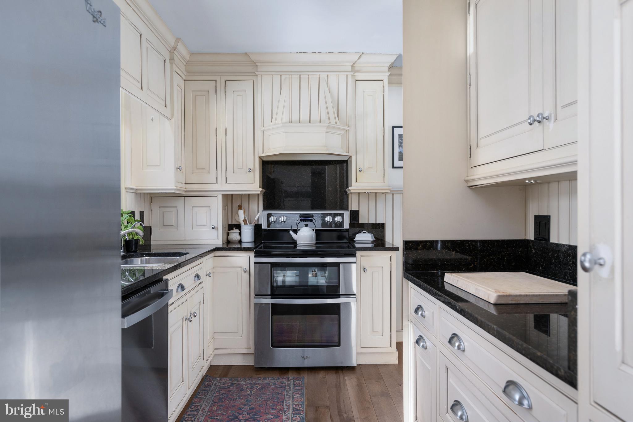 BELMONT HILLS/INGLESIDE - Residential