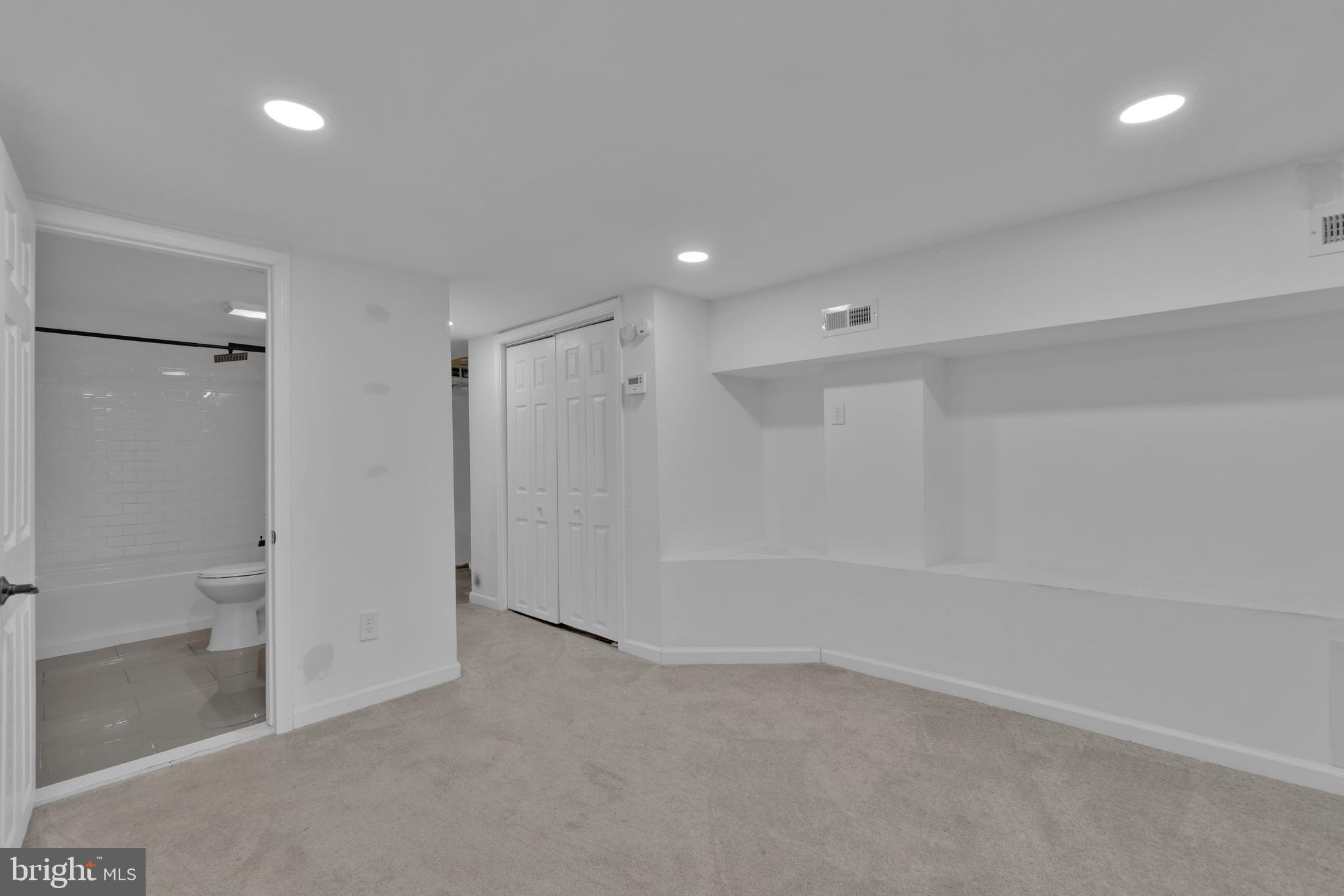 HAMPDEN HISTORIC DISTRICT - Residential