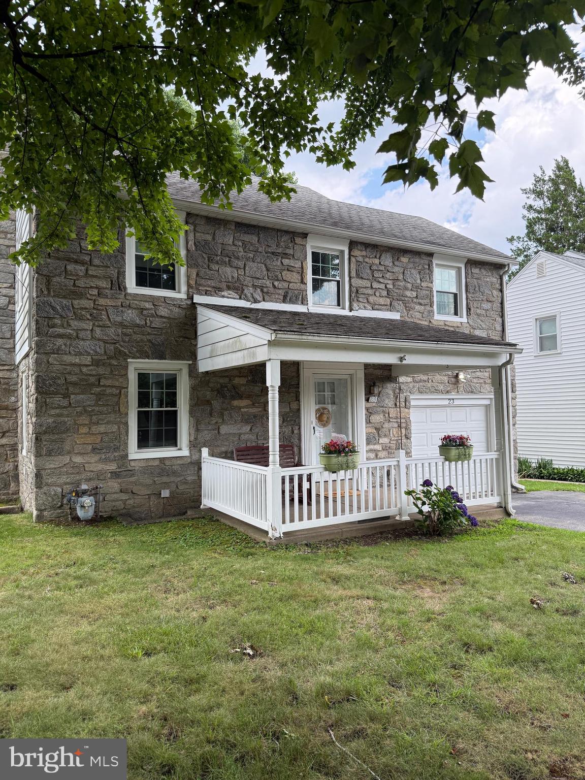 23 W WOODLAND AVENUE
