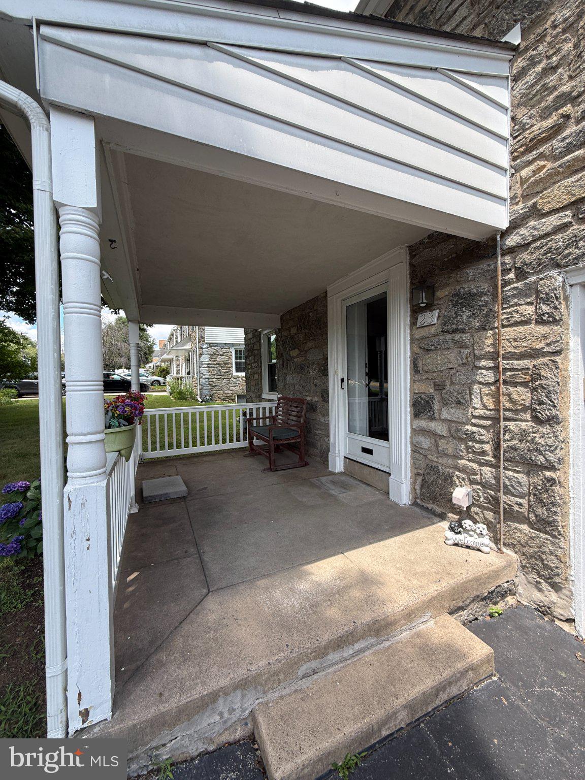 23 W WOODLAND AVENUE
