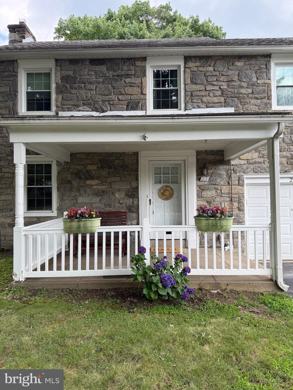 23 W WOODLAND AVENUE