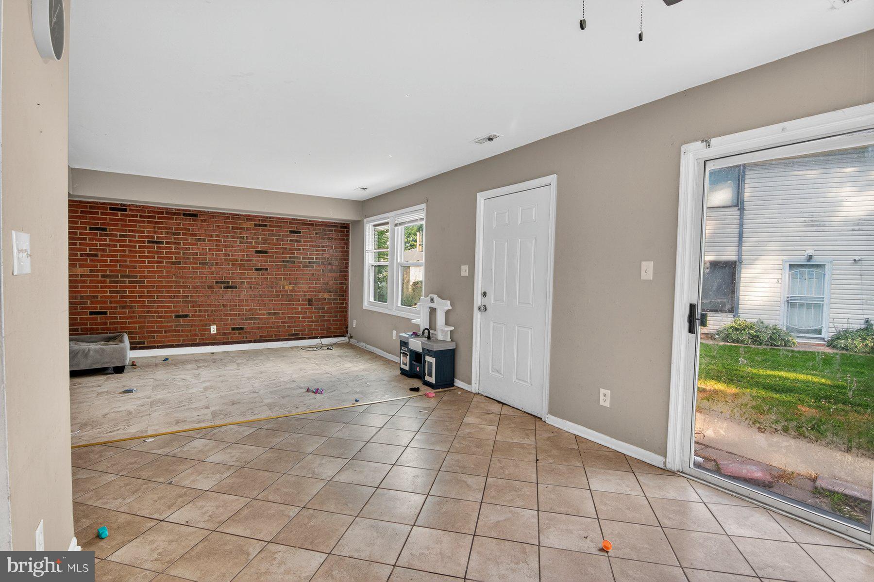 814 WINDSTREAM WAY C 814-C
