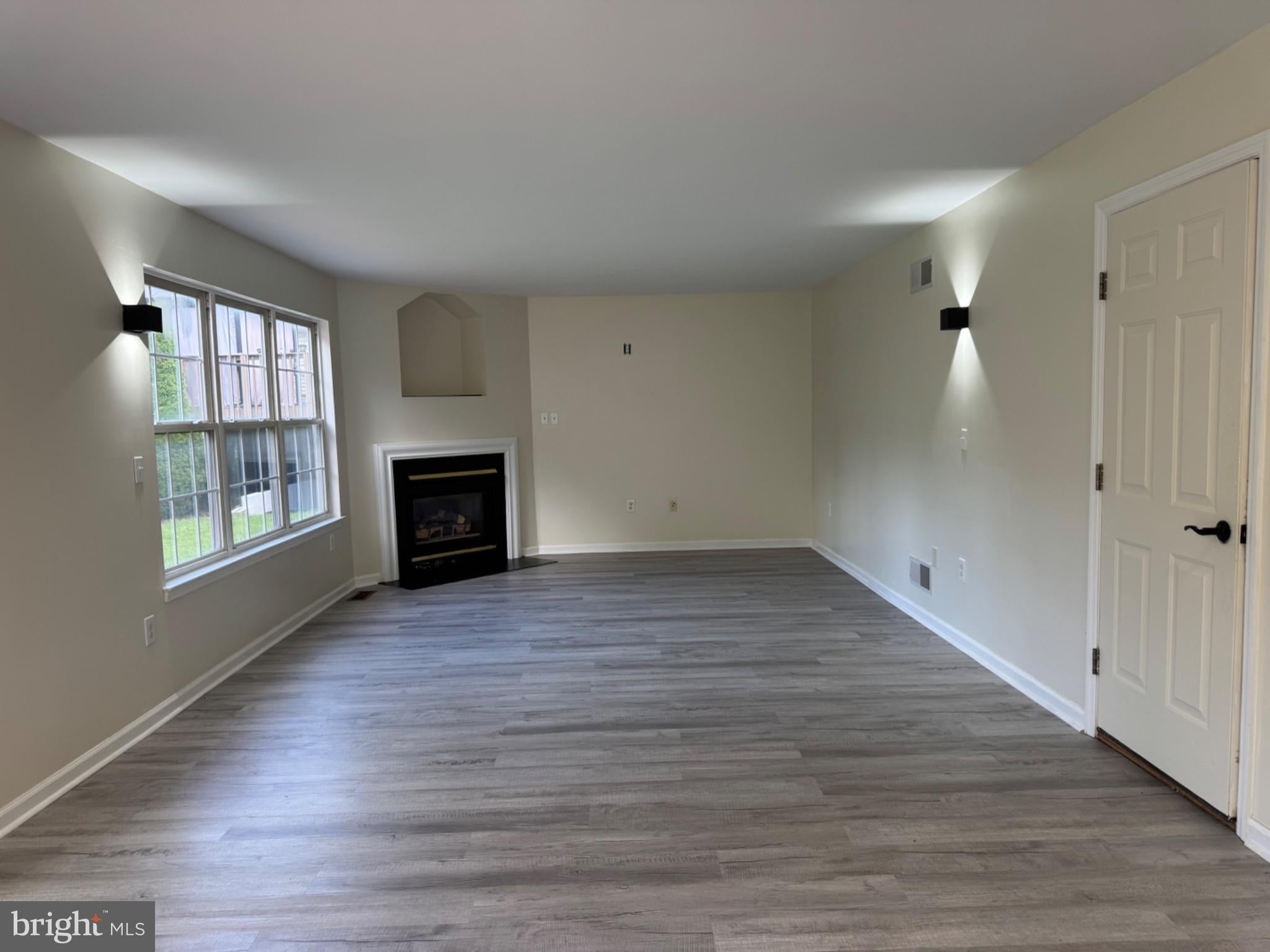 1199 ASHBOURNE DRIVE