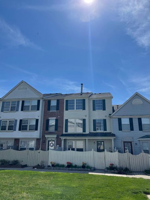 Photo of 572 Hollyberry Way, FREDERICK, MD 21703 (MLS # MDFR2081650)