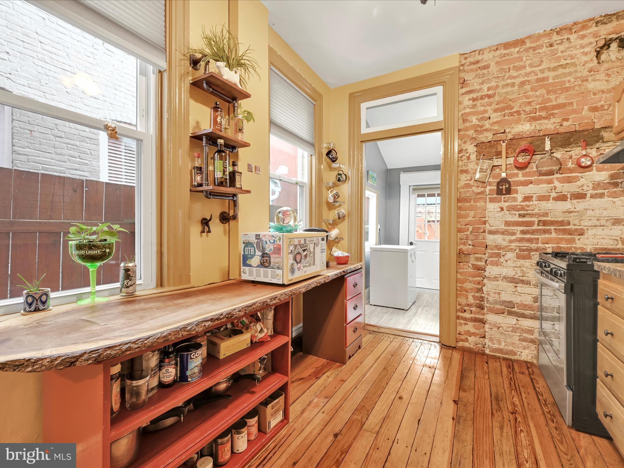 CHESTNUT HILL - Residential