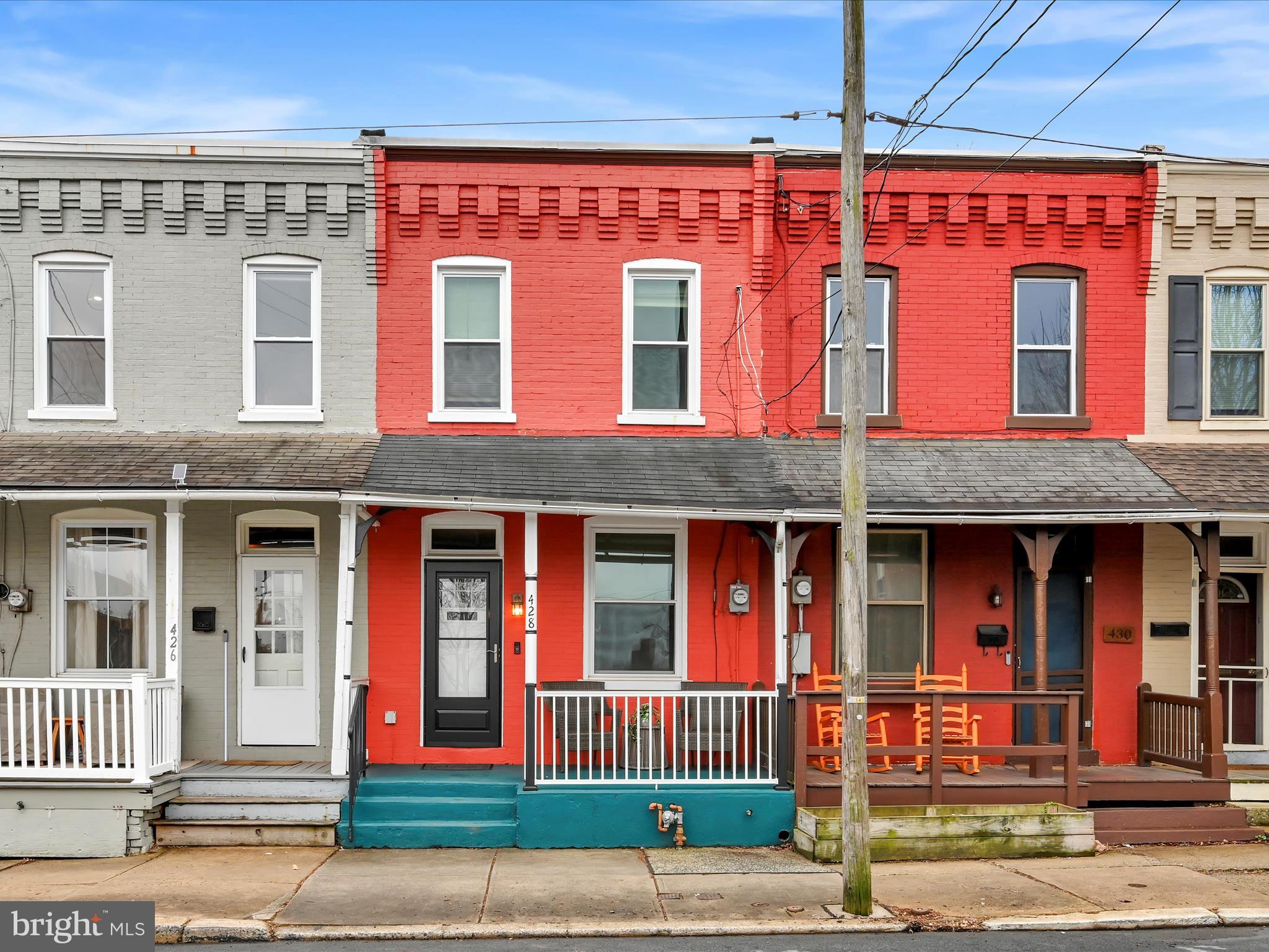 CHESTNUT HILL - Residential