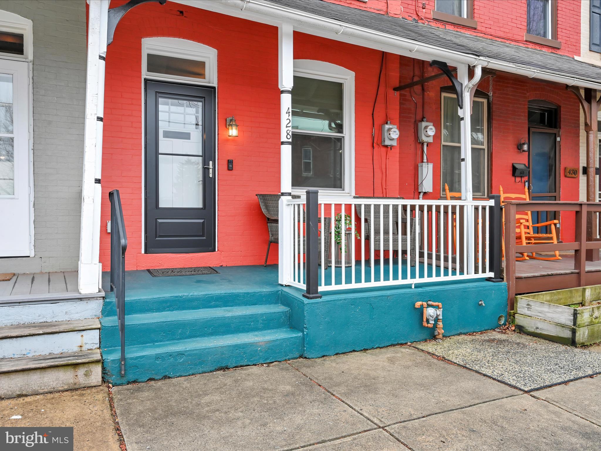 CHESTNUT HILL - Residential